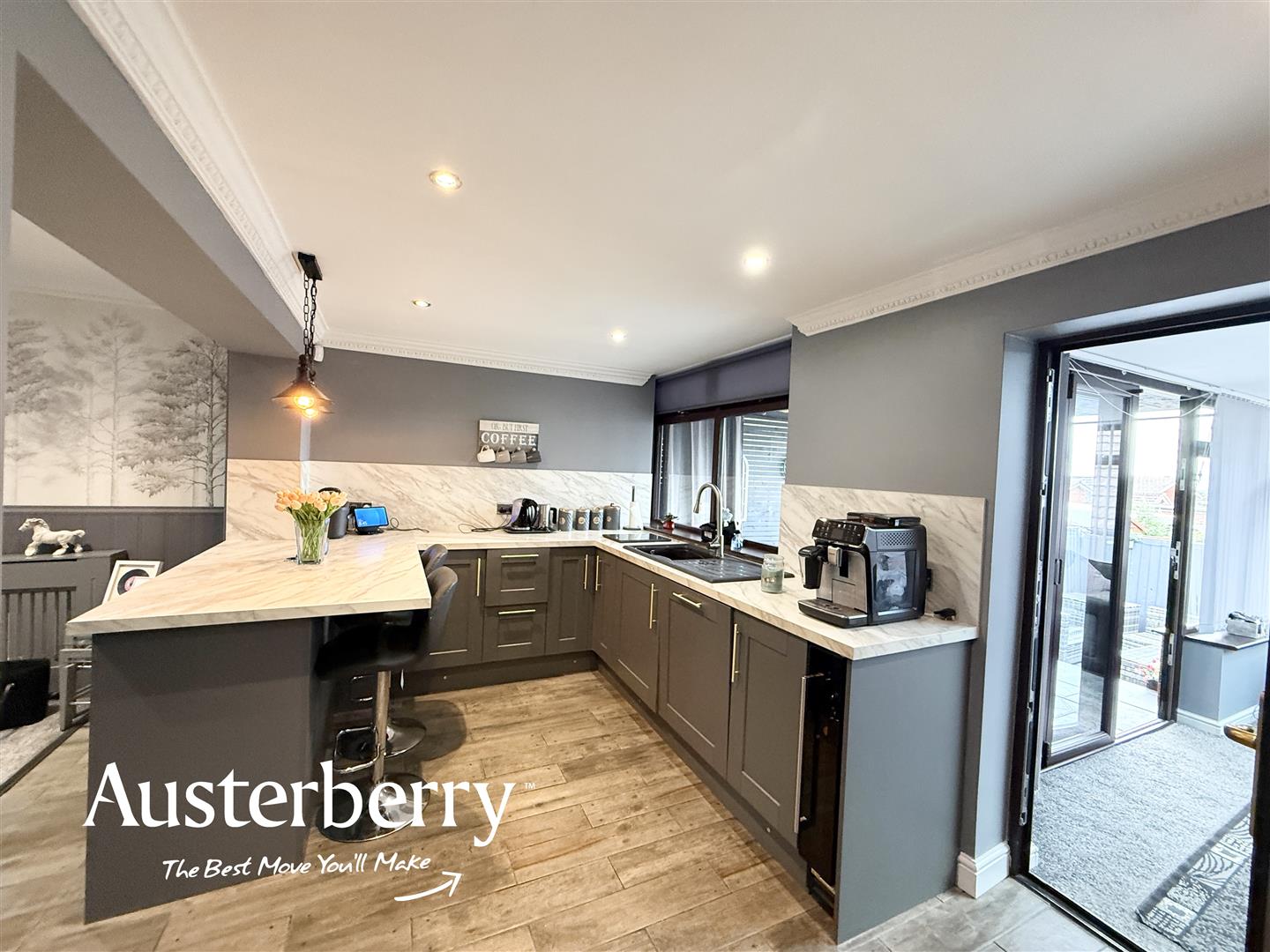 3 bed property in Newborough Close, Stoke-On-Trent